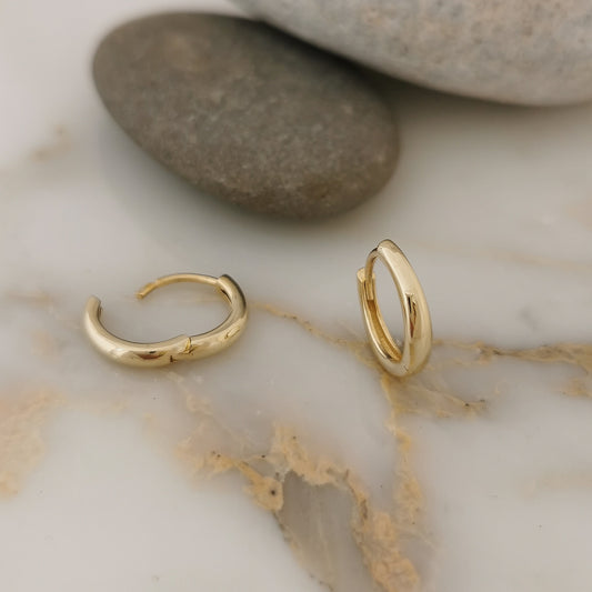 9ct Gold Tapered V Huggie Earrings
