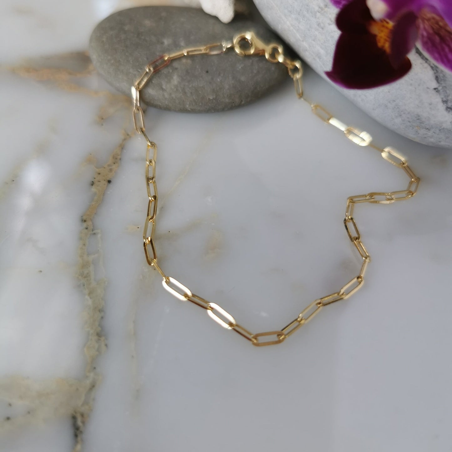 9ct Gold Paperclip Chain