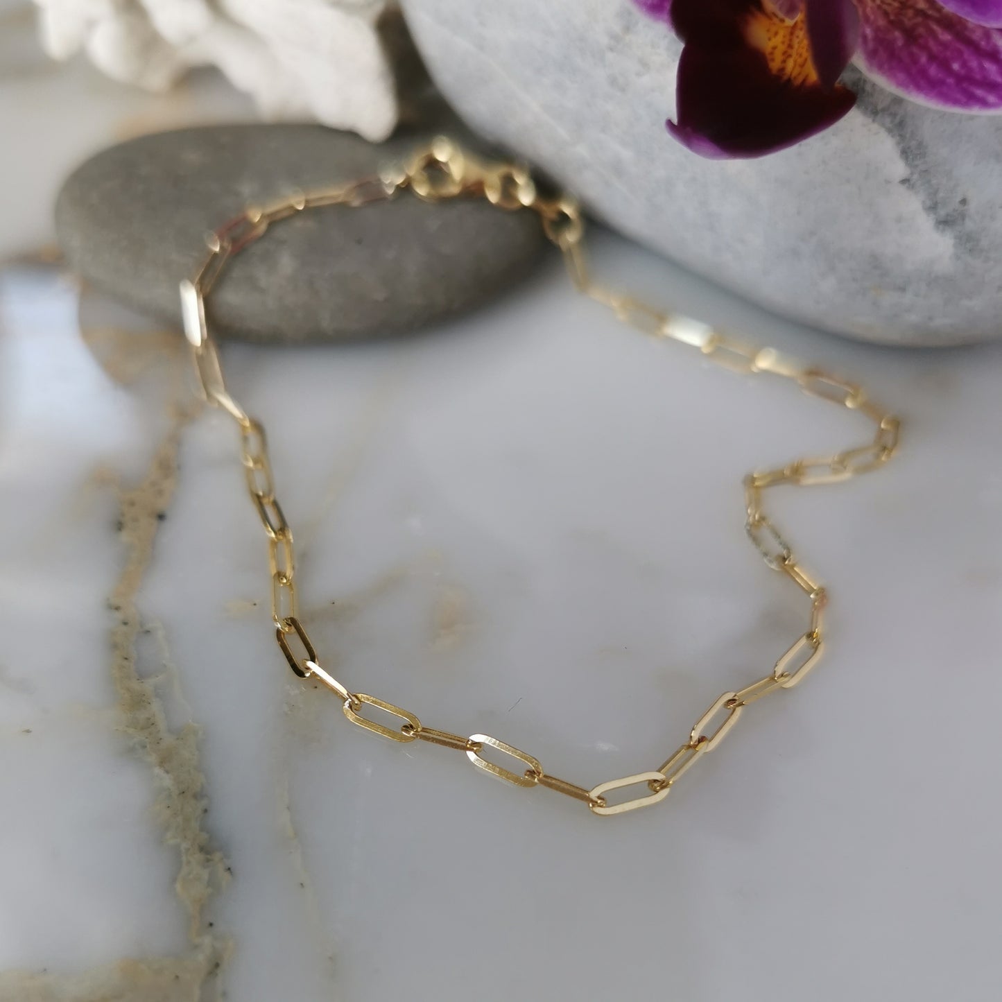 Modern 9ct Gold Paperclip Bracelet