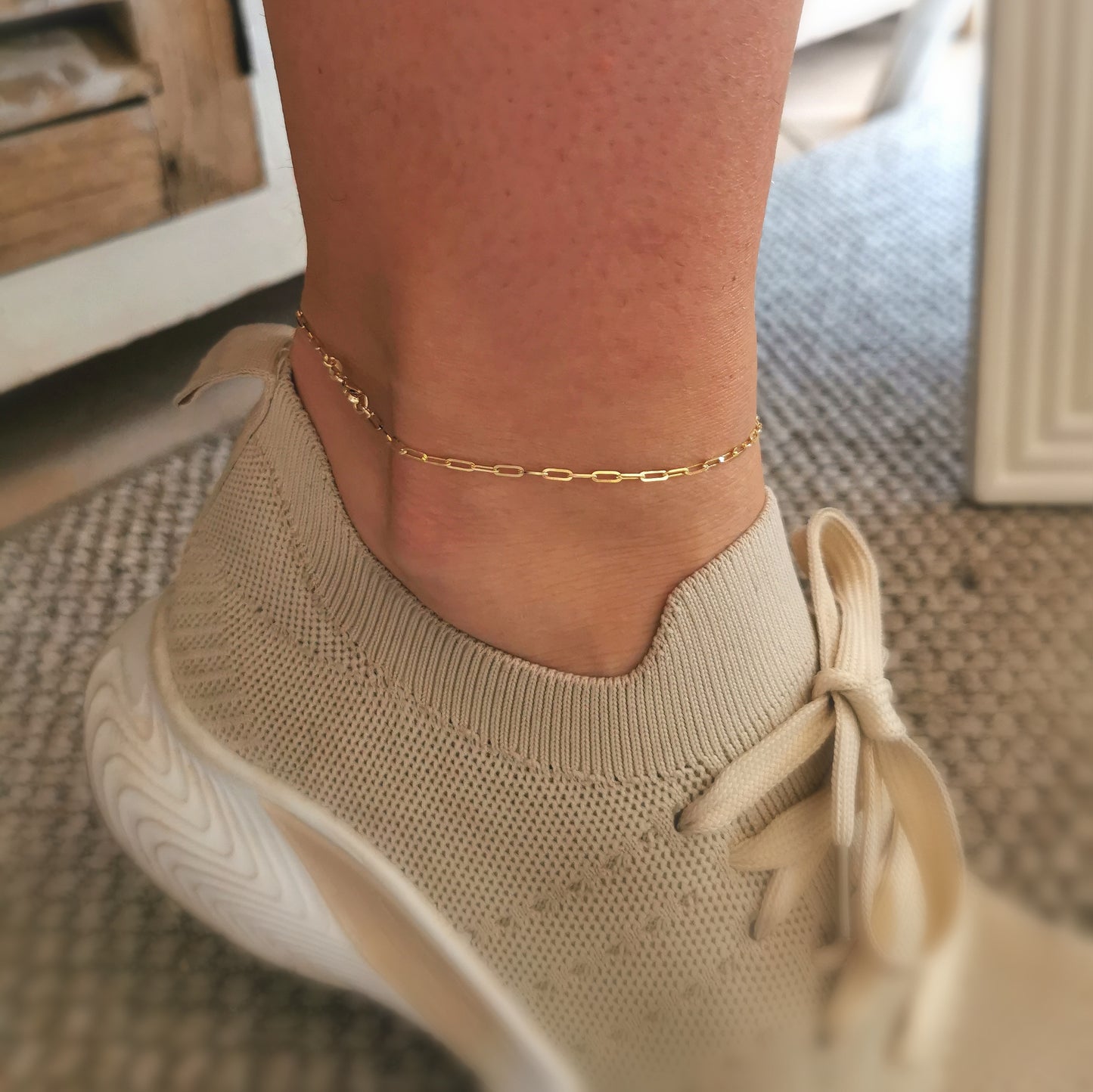 Modern 9ct Gold Paperclip Bracelet