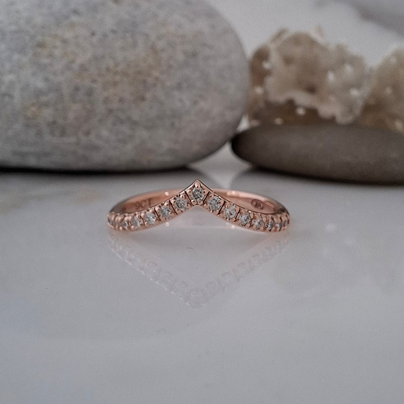 9ct Gold Diamond Wishbone Band