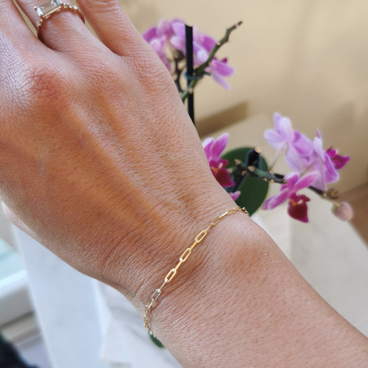 Modern 9ct Gold Paperclip Bracelet